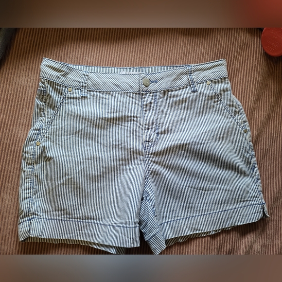 Jean shorts sz10 - Picture 2 of 2